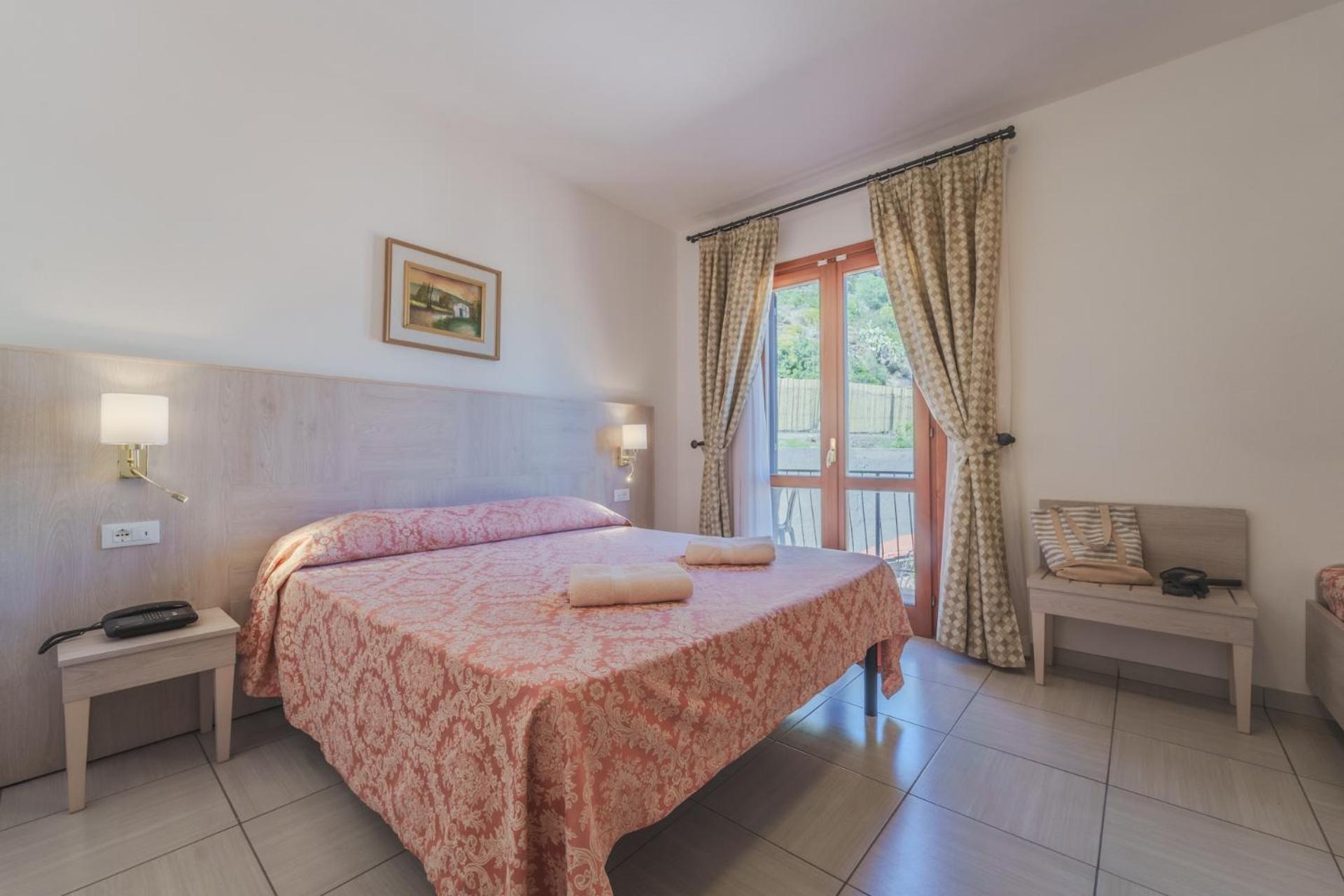 Hotel Lo Scirocco Fetovaia Buitenkant foto