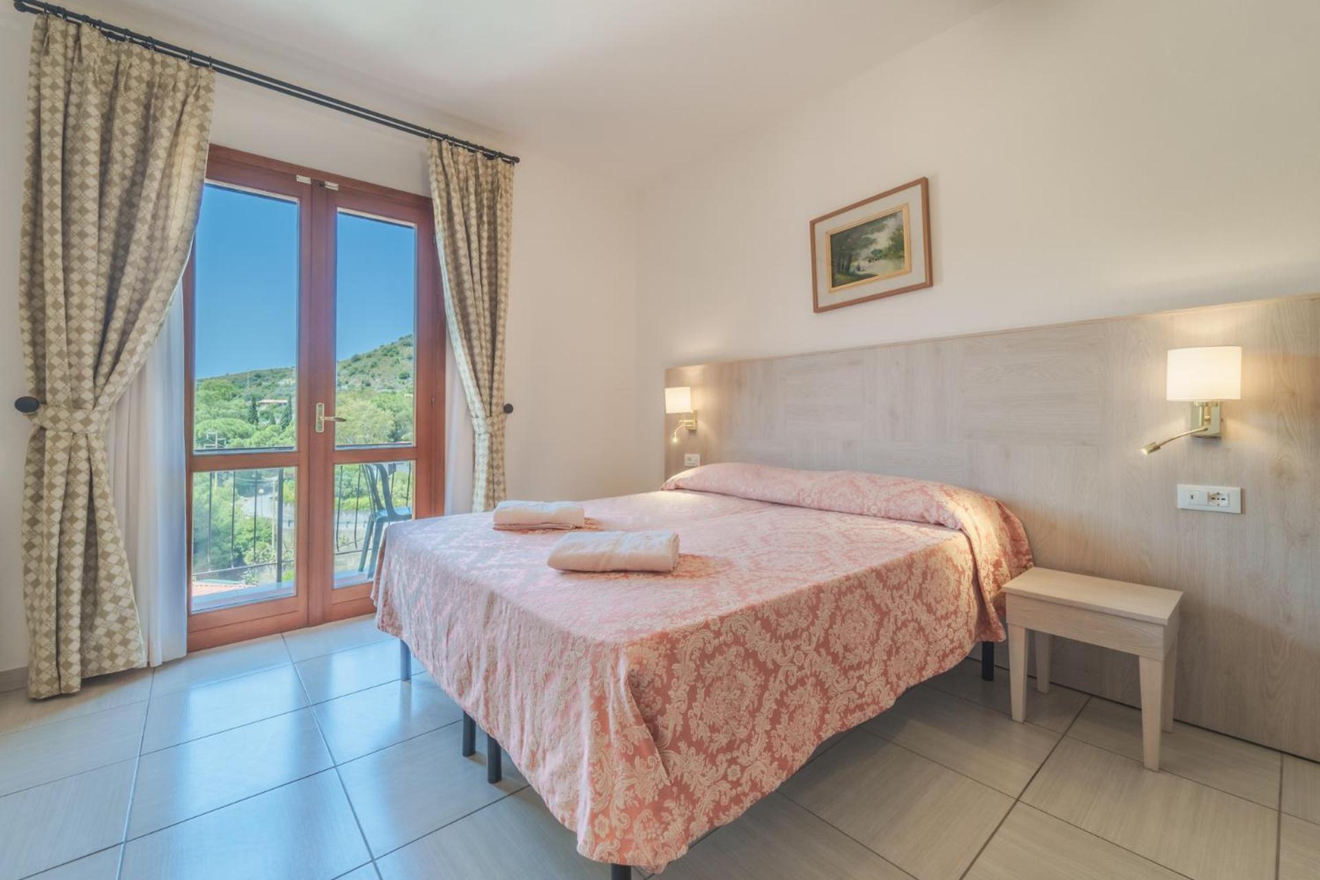 Hotel Lo Scirocco Fetovaia Buitenkant foto