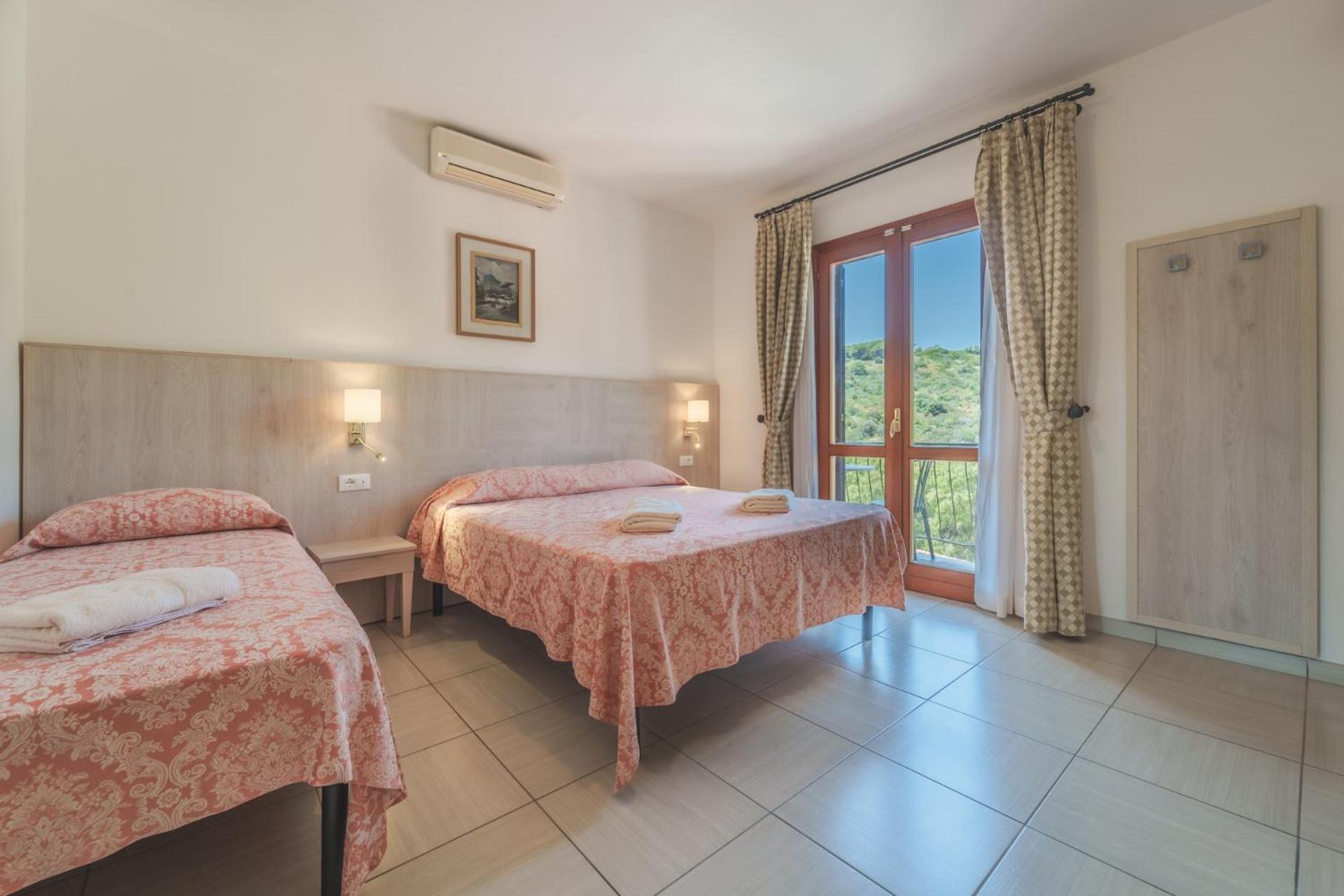Hotel Lo Scirocco Fetovaia Buitenkant foto