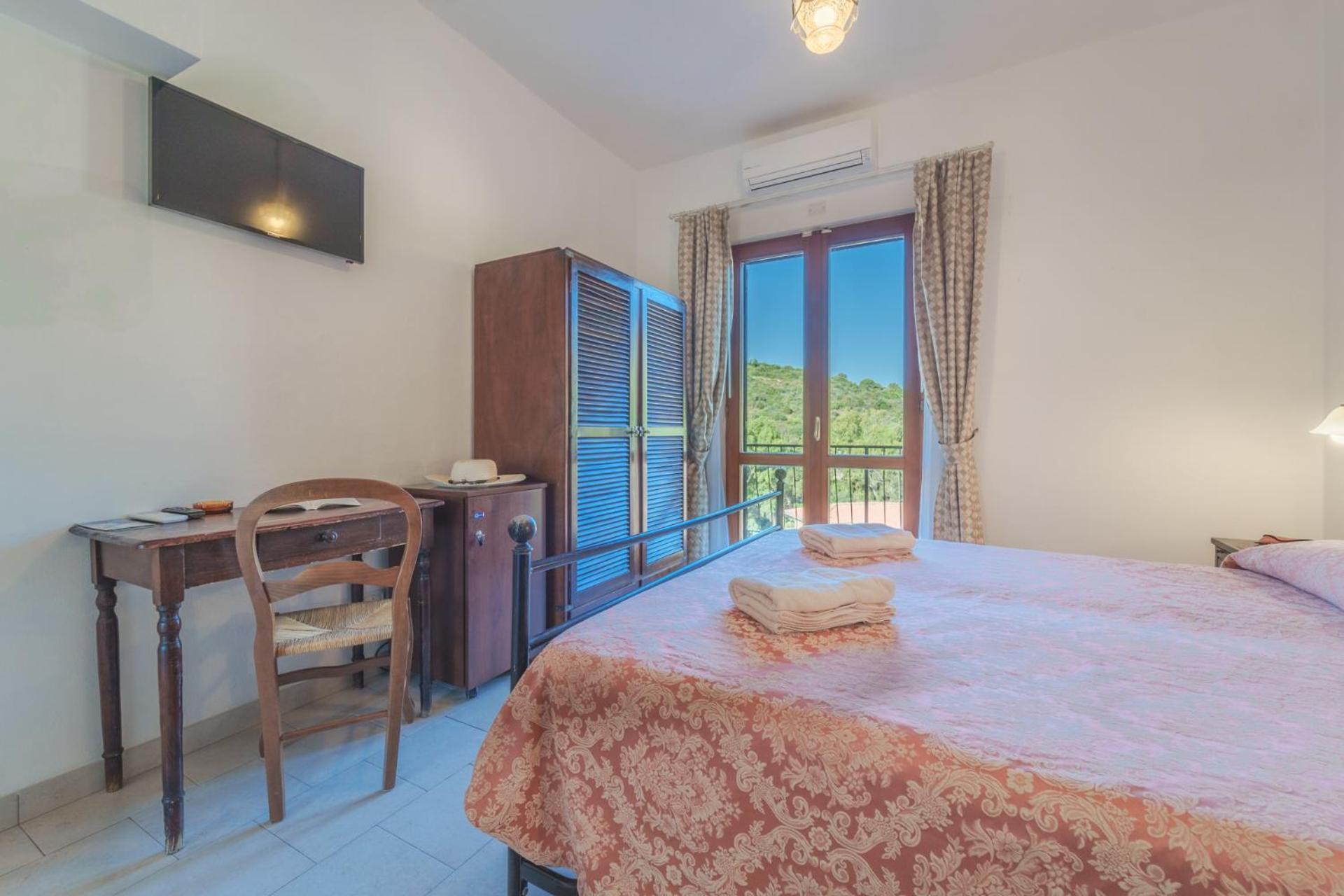 Hotel Lo Scirocco Fetovaia Buitenkant foto